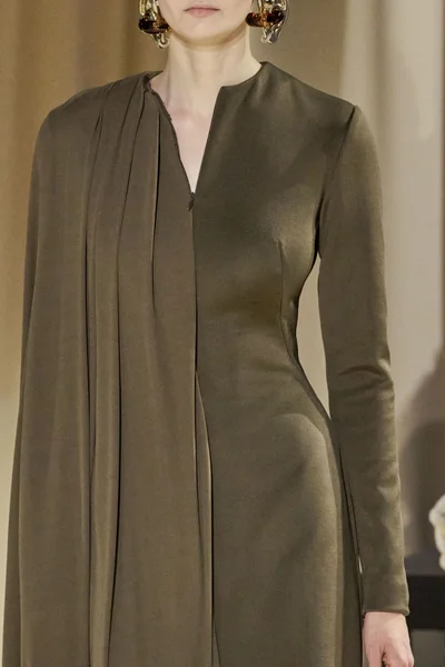 Look 77